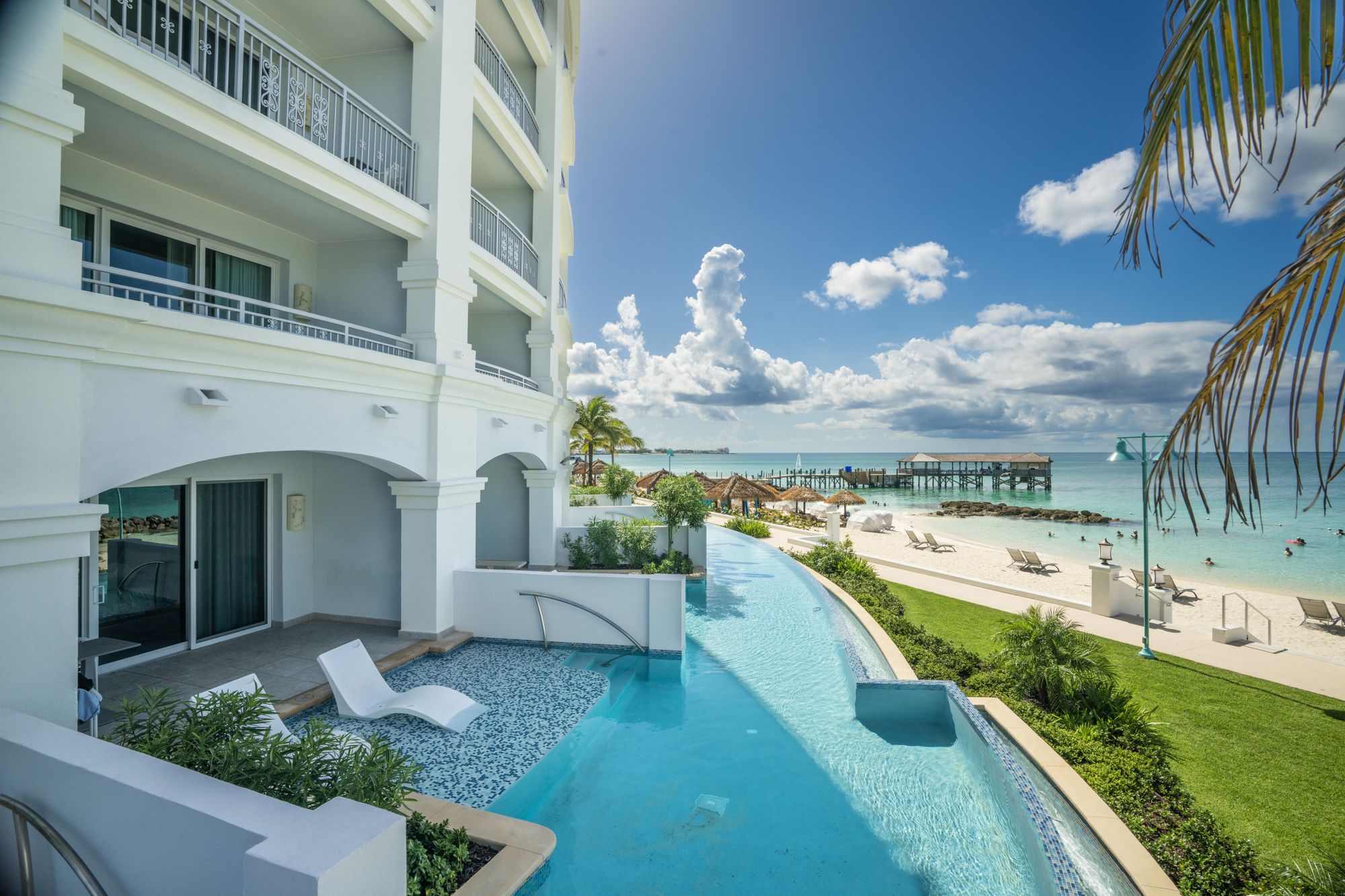 Explained: What’s The Difference Between Oceanview, Oceanfront and Beachfront Rooms?