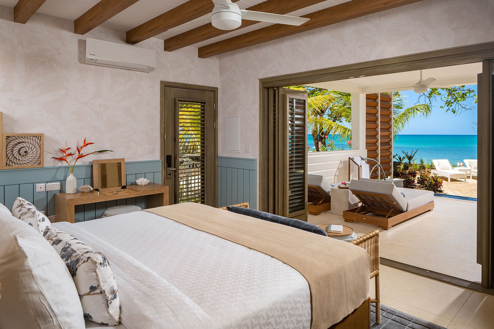 sandals-halcyon-beachfront-suite