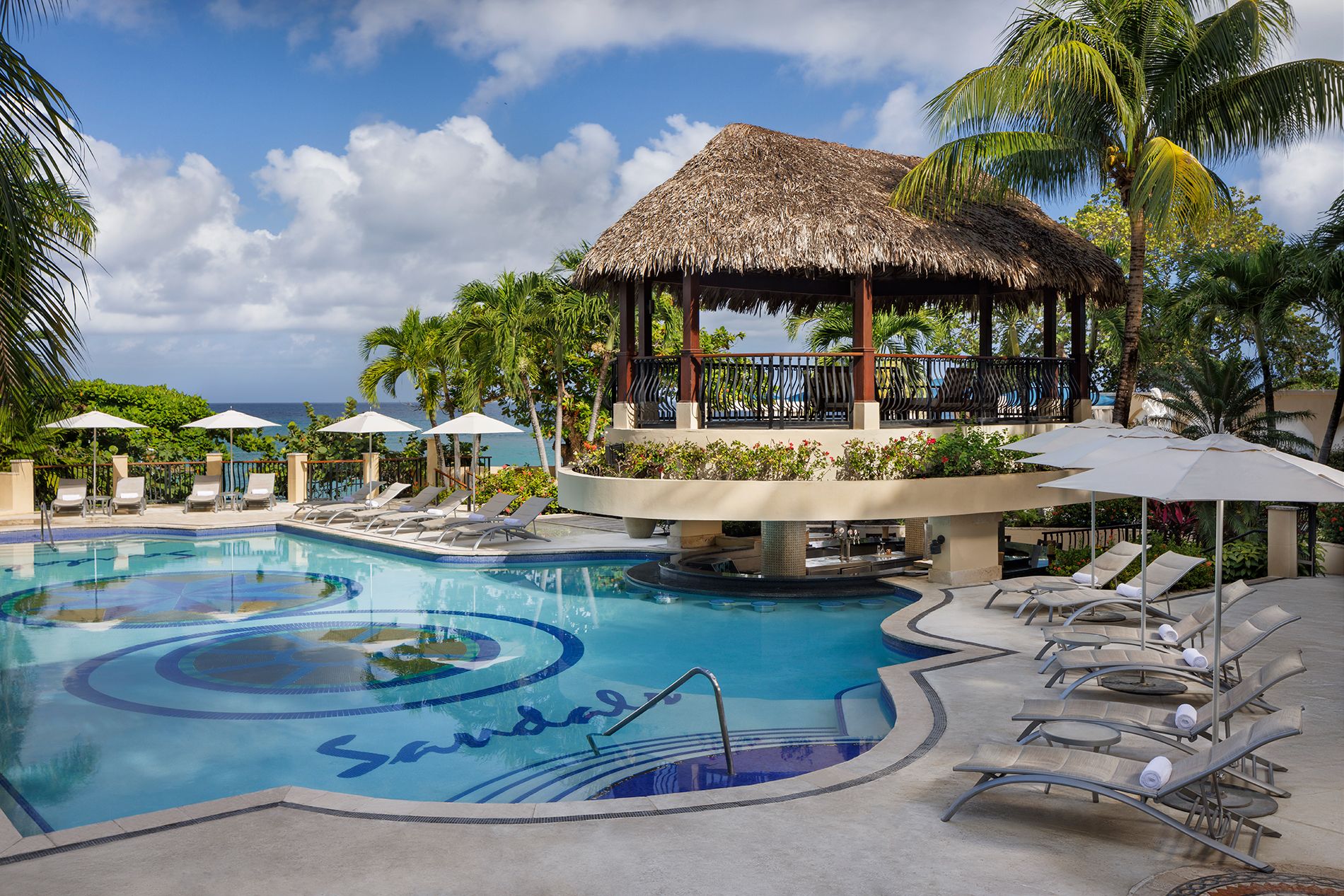 sandals-ochi-riviera-pool