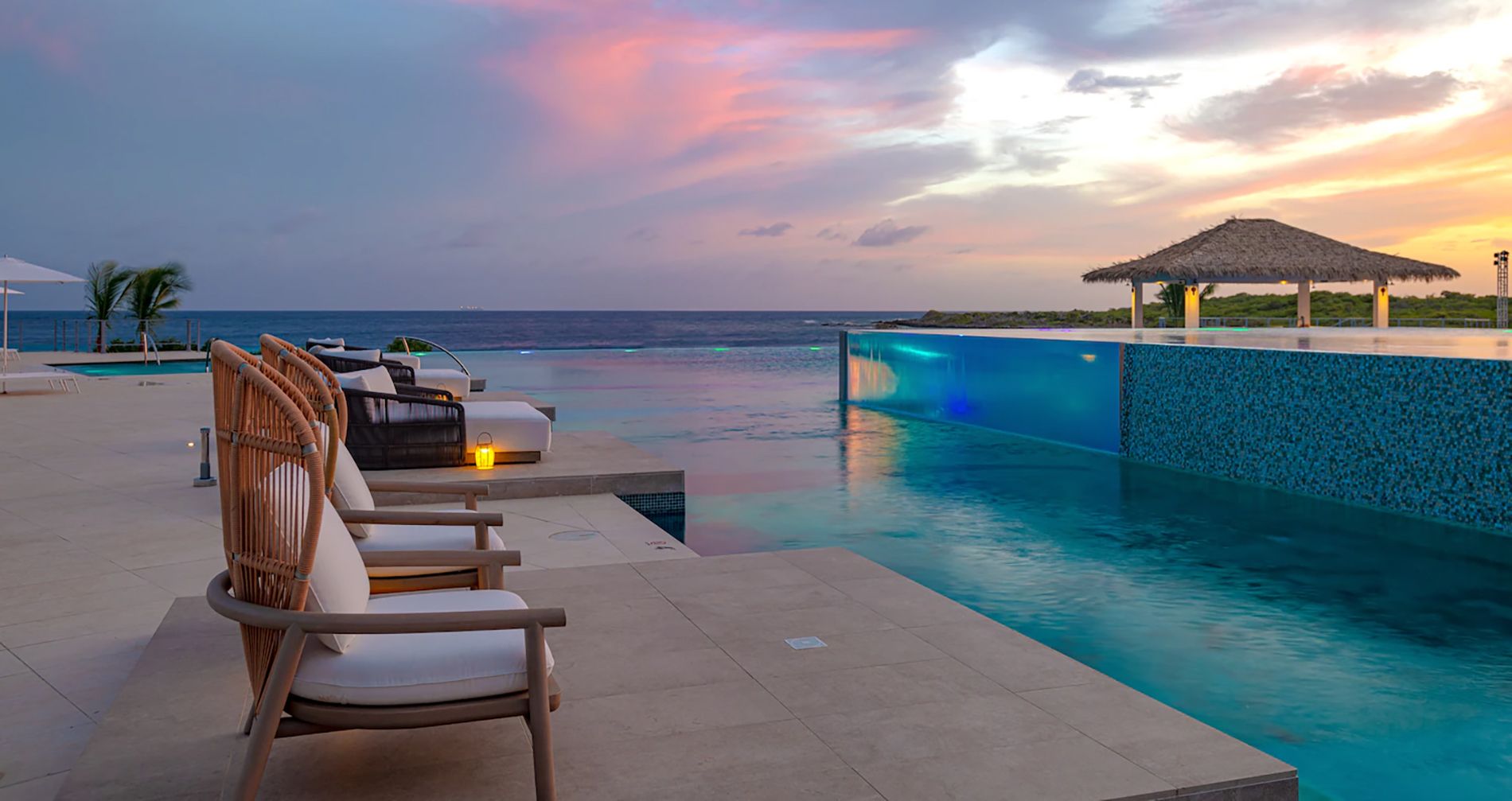 sandals-royal-curacao-sunset