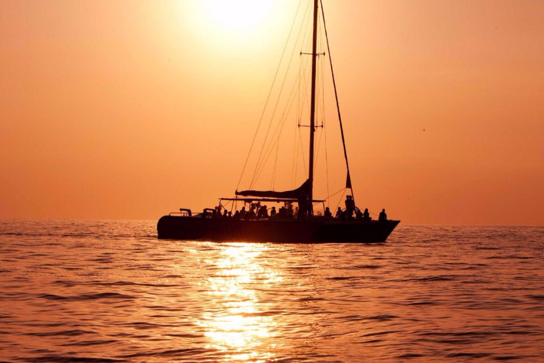 sunset-cruise-catamaran-island-routes-1