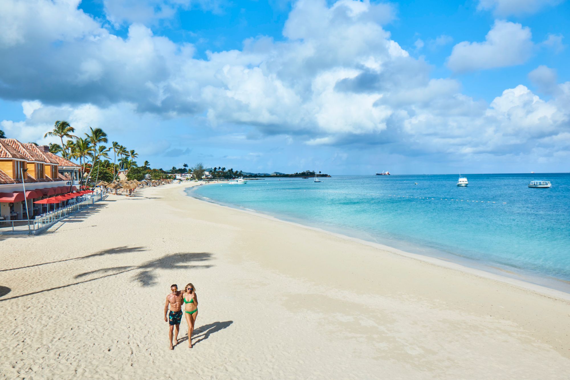 SAT-Lifestyle-Resort-Couple-Beach-4