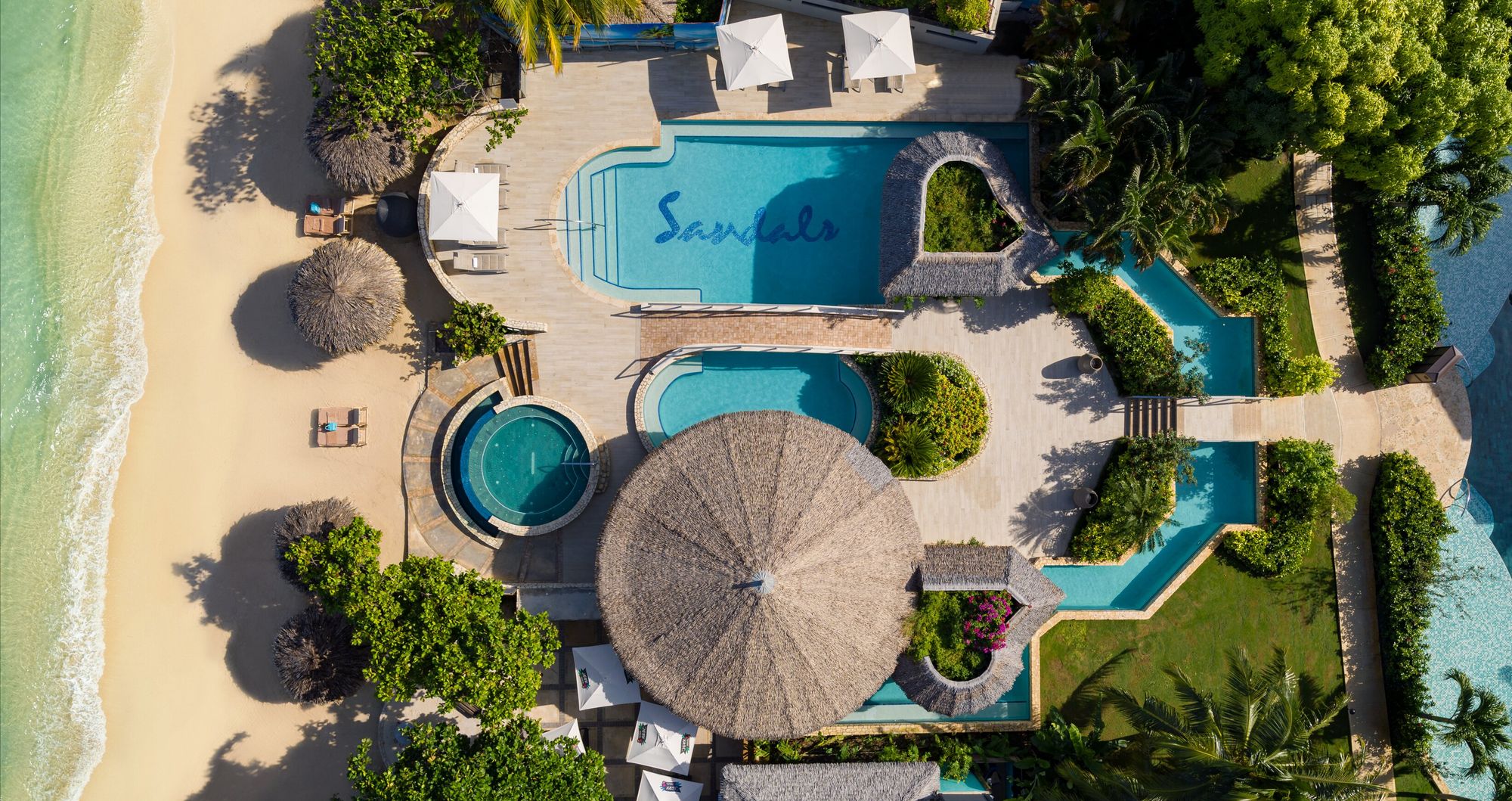 Web-Version-SMB-Pool-Piano-Bar-Pool-Beach-Birds-eye