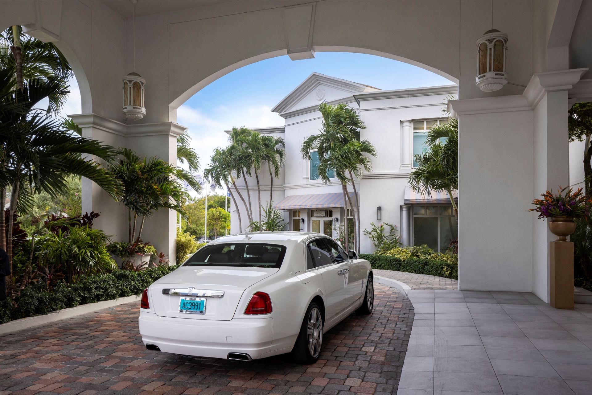 SRB-Entrance-Airport-Transfer-2