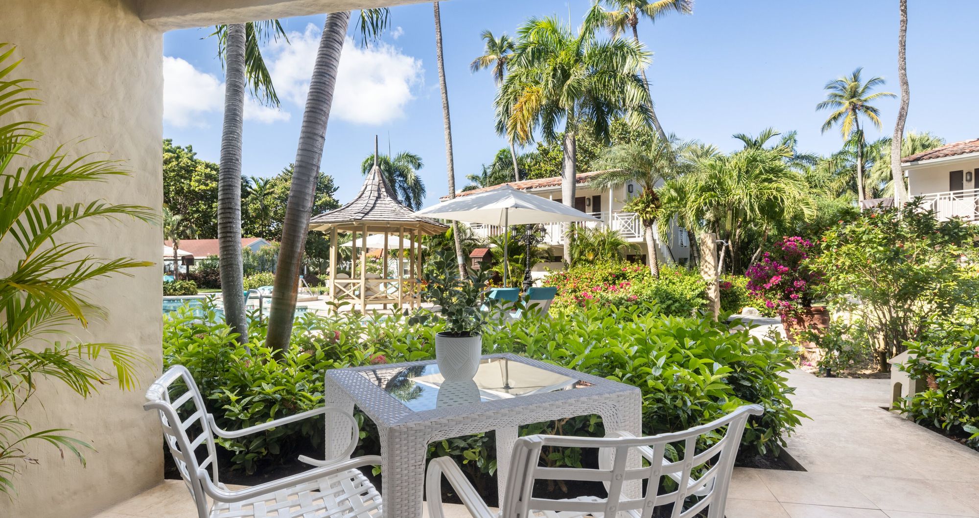 Web-Version-SAT-Room-WGL-Balcony