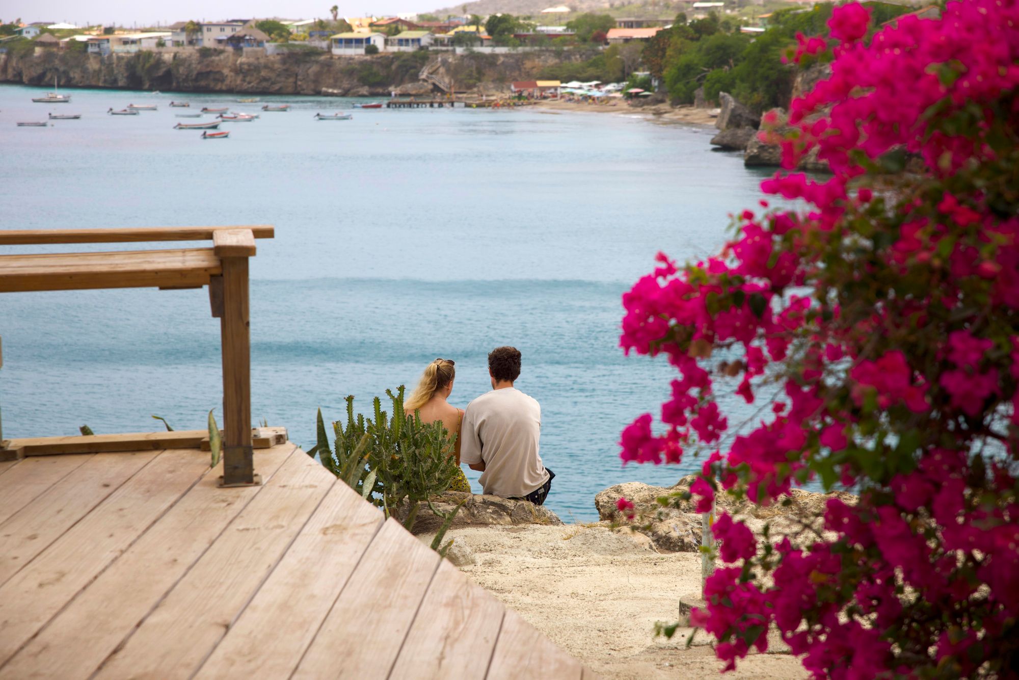 couple-in-Curacao-looking-at-ocean